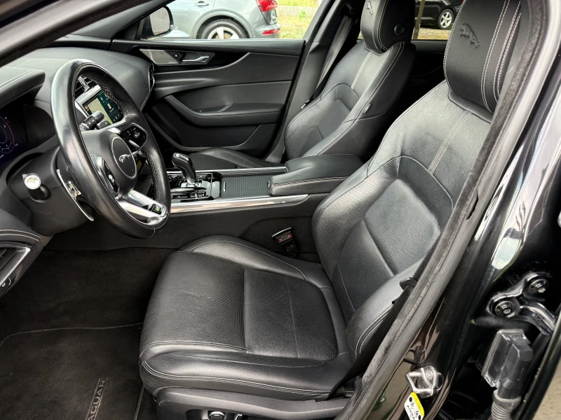 Jaguar XE 2.0d 204ps Face R-Dynamic Black 07.2021г. БАРТЕР, снимка 13 - Автомобили и джипове - 50365130