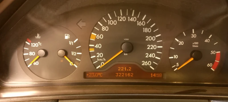 Mercedes-Benz E 250 W210 TD, снимка 11 - Автомобили и джипове - 52208769