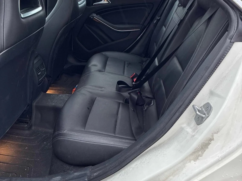 Mercedes-Benz CLA * 250 * CARFAX * БЕЗ ПЪРВОНАЧАЛНА ВНОСКА, снимка 12 - Автомобили и джипове - 52851501