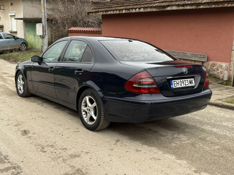 Mercedes-Benz E 220, снимка 3 - Автомобили и джипове - 53272871