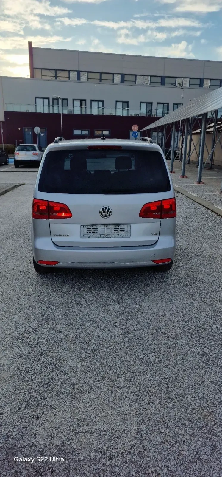 VW Touran 1.6 105, снимка 4 - Автомобили и джипове - 49472535