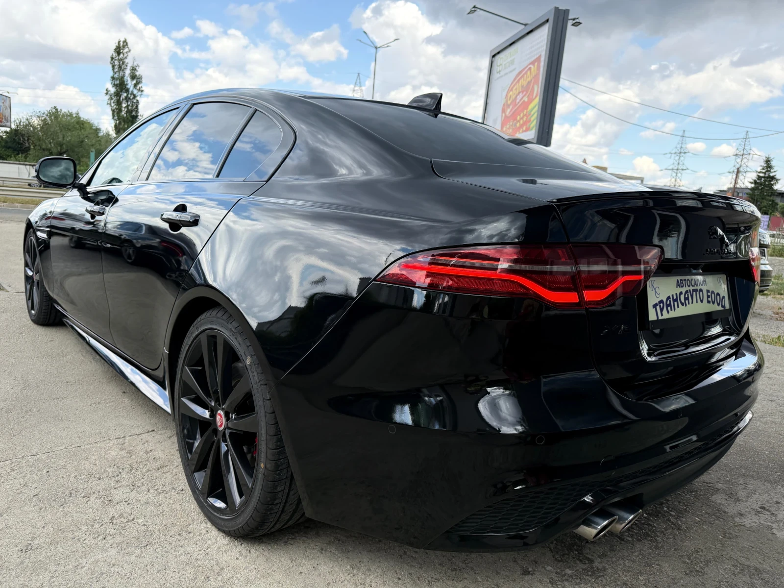 Jaguar XE 2.0d 204ps Face R-Dynamic Black 07.2021г. - изображение 4