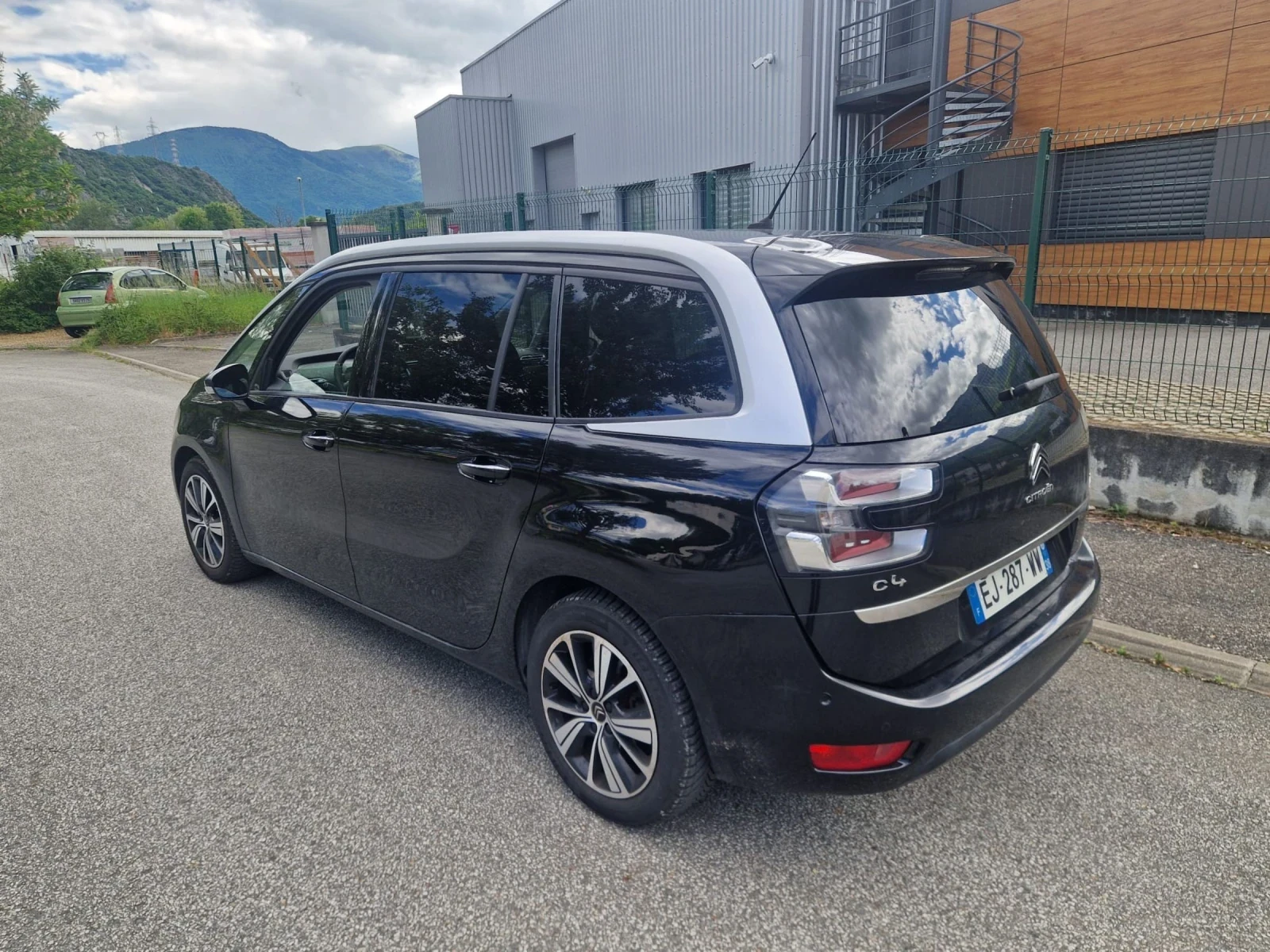 Citroen Grand C4 Picasso 2. 0 BLUE HDI 150 EAT6 S&S EXCLUSIVE - изображение 3