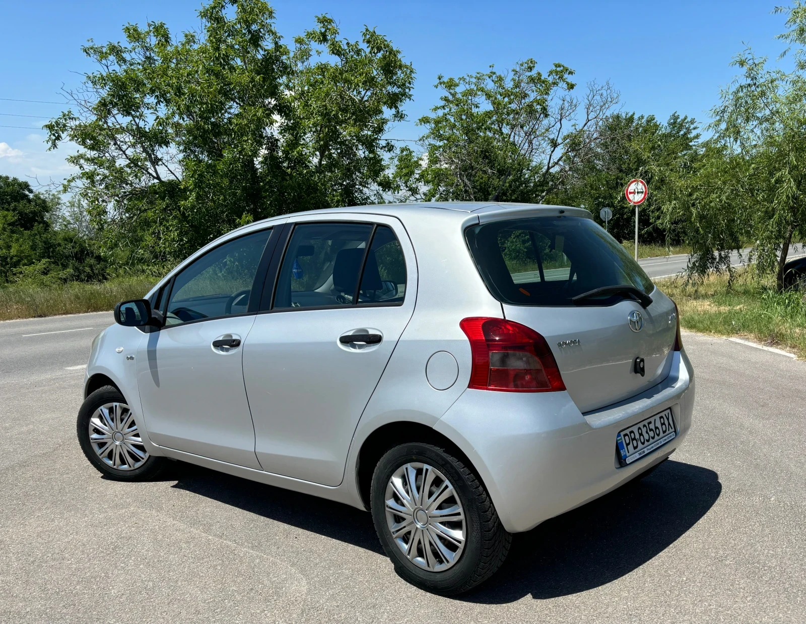 Toyota Yaris  - изображение 2