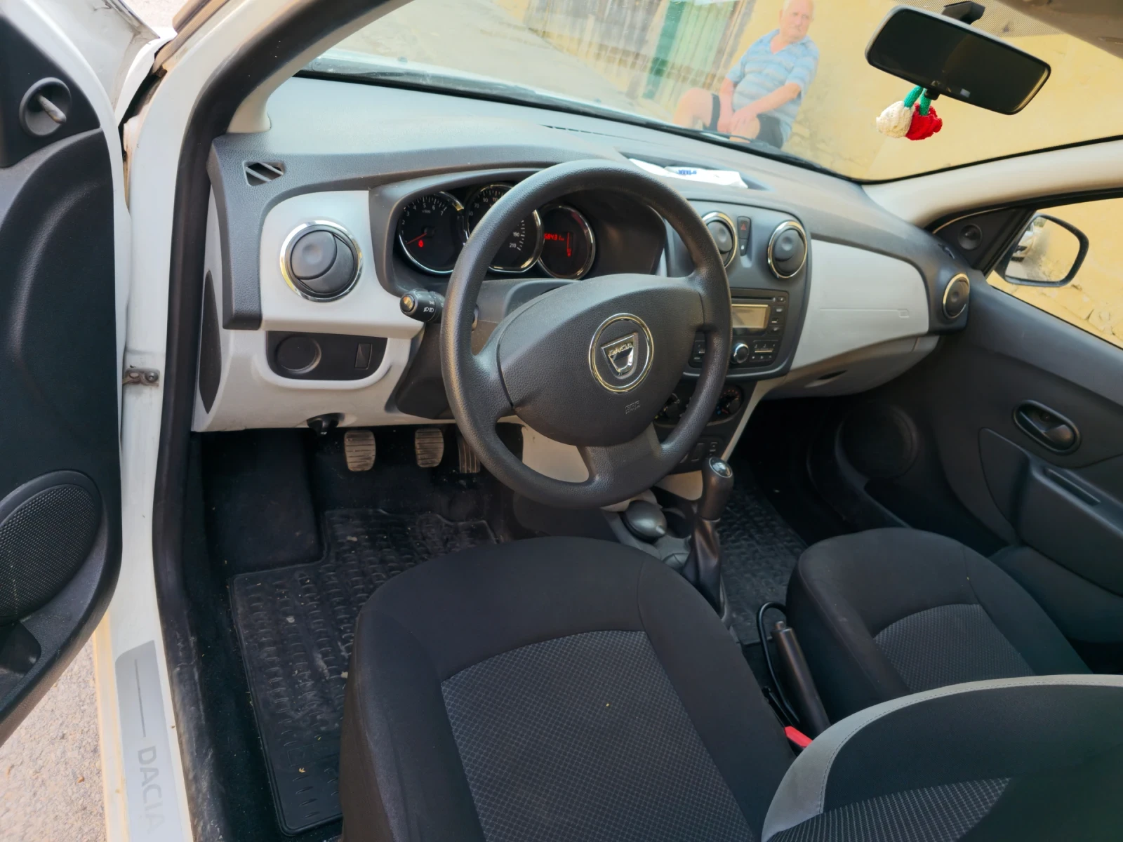 Dacia Sandero  - изображение 3
