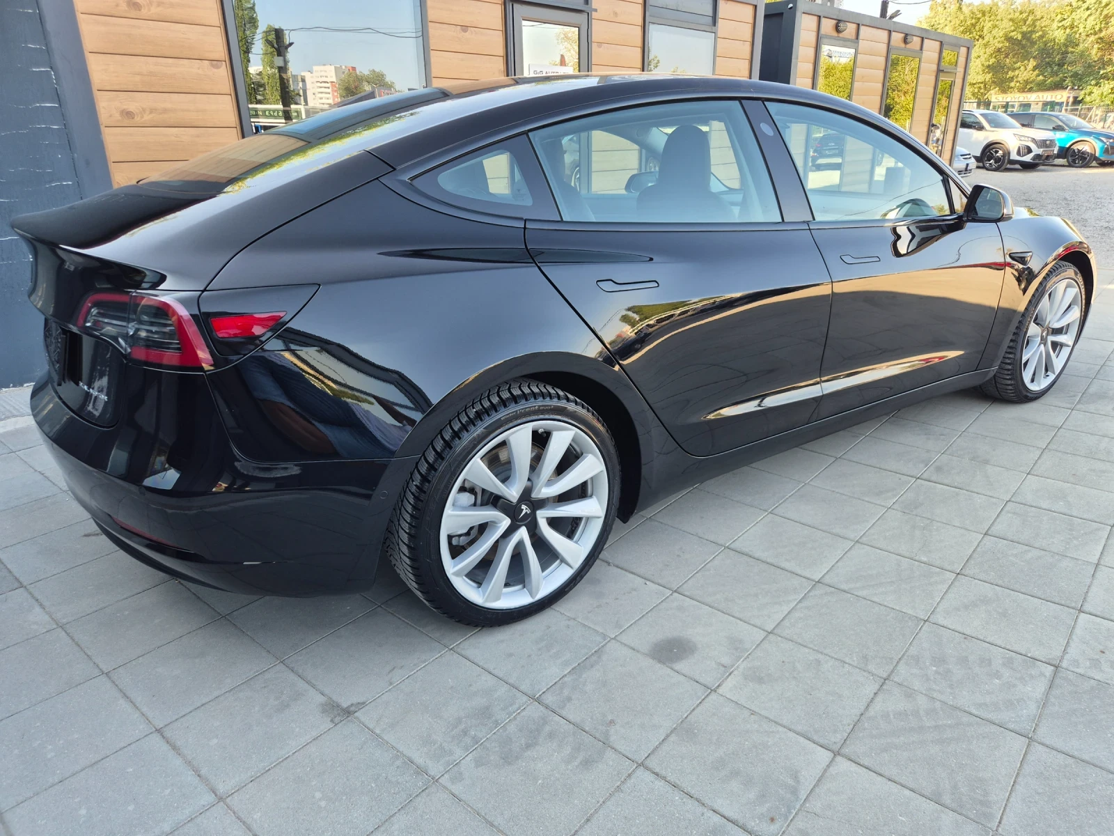 Tesla Model 3 Long range AWD  - изображение 4