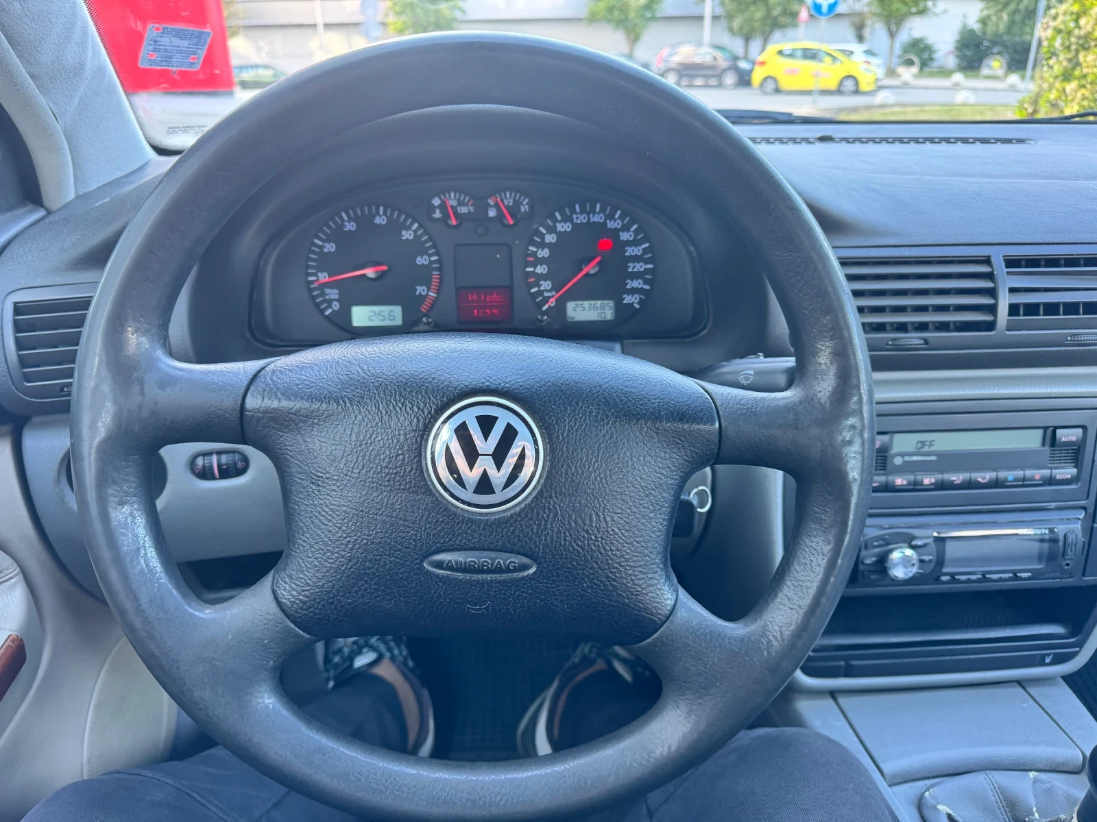 VW Passat 1.6 - изображение 6