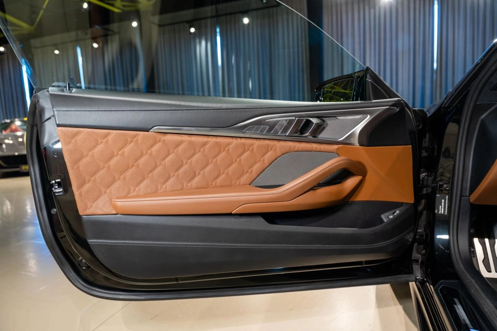 BMW M8 Competition xDrive - изображение 6