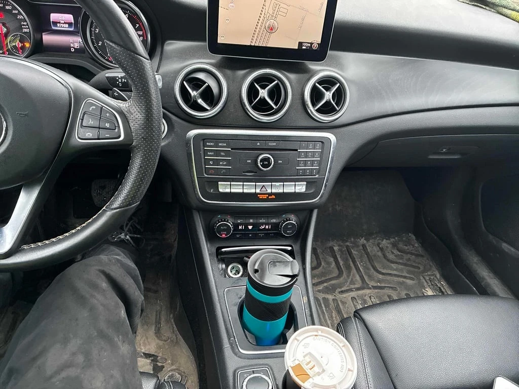 Mercedes-Benz CLA * 250 * CARFAX * БЕЗ ПЪРВОНАЧАЛНА ВНОСКА - изображение 9