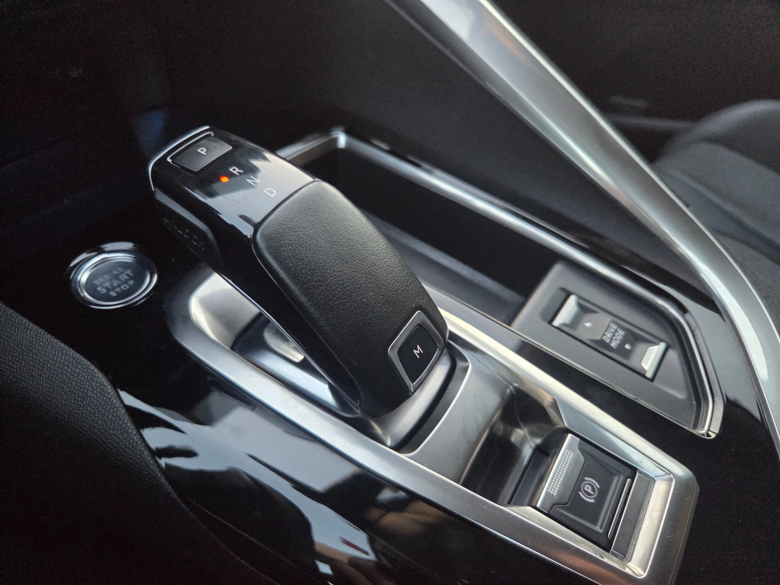 Peugeot 3008 1.5 HDI ALUURE* * FACE* * ОБСЛУЖЕНА * * * , снимка 6 - Автомобили и джипове - 53849803