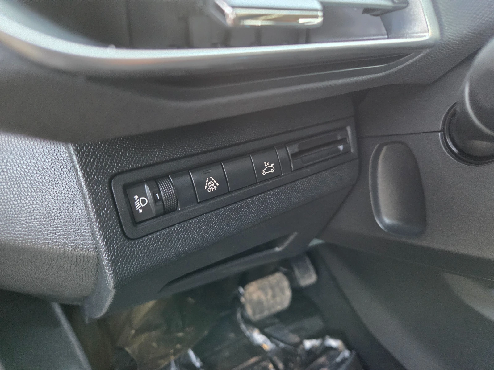 Peugeot 3008 1.5 HDI ALUURE* * FACE* * ОБСЛУЖЕНА * * * , снимка 10 - Автомобили и джипове - 53849803