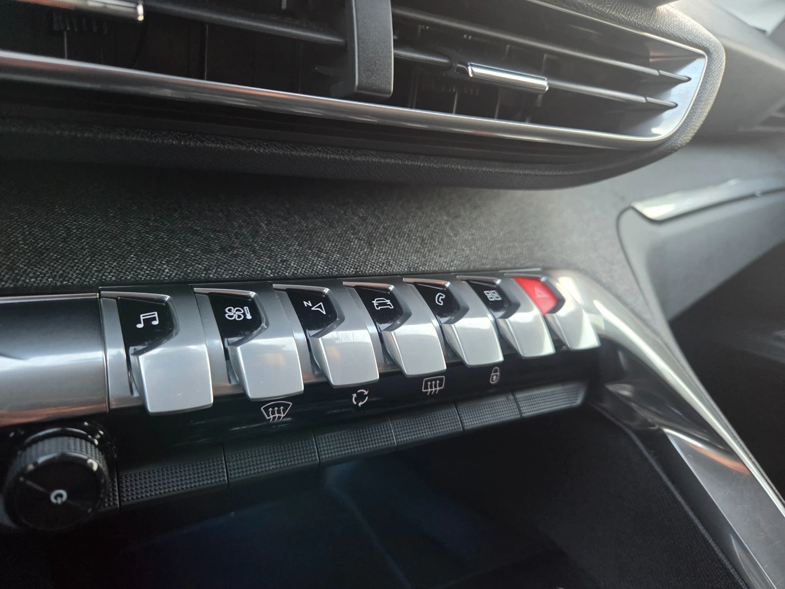 Peugeot 3008 1.5 HDI ALUURE* * FACE* * ОБСЛУЖЕНА * * * , снимка 7 - Автомобили и джипове - 53849803