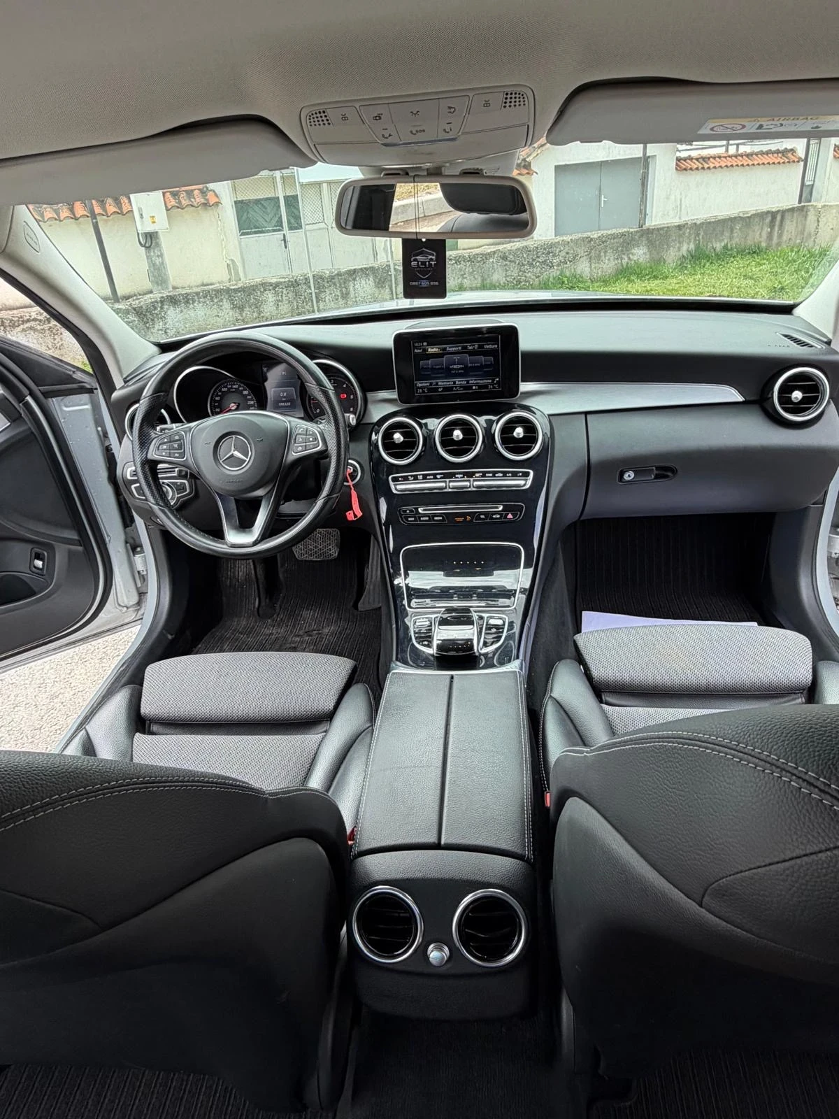 Mercedes-Benz C 220, снимка 11 - Автомобили и джипове - 53916963