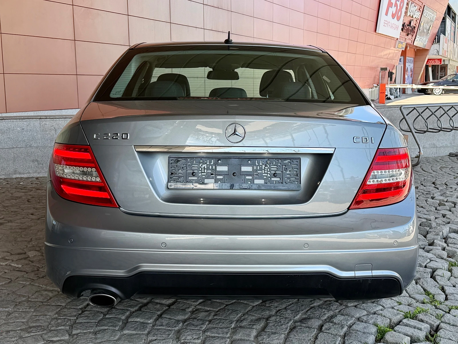 Mercedes-Benz C 220 * AMG* Facelift, снимка 6 - Автомобили и джипове - 54101119