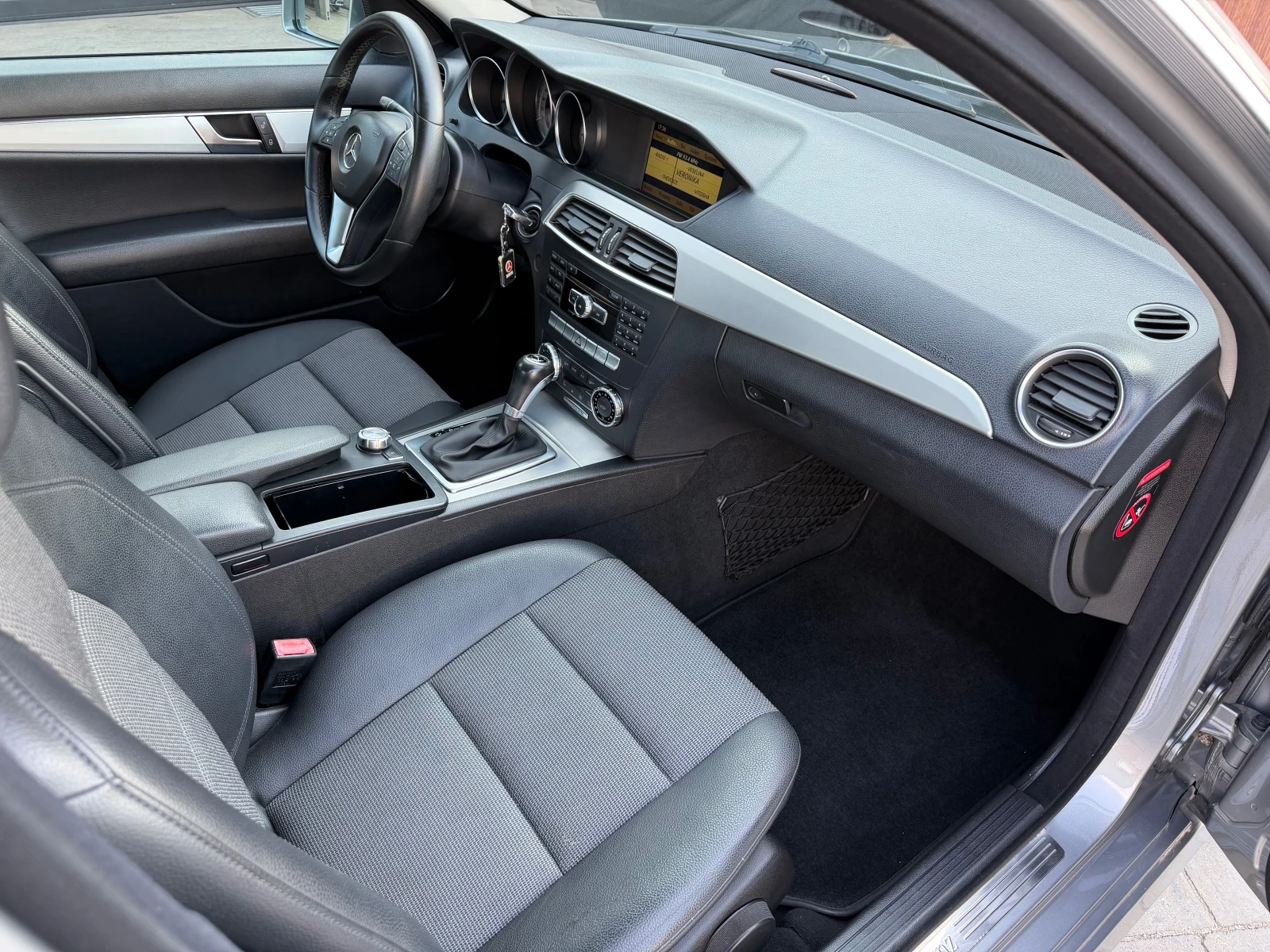 Mercedes-Benz C 220 * AMG* Facelift, снимка 12 - Автомобили и джипове - 54101119