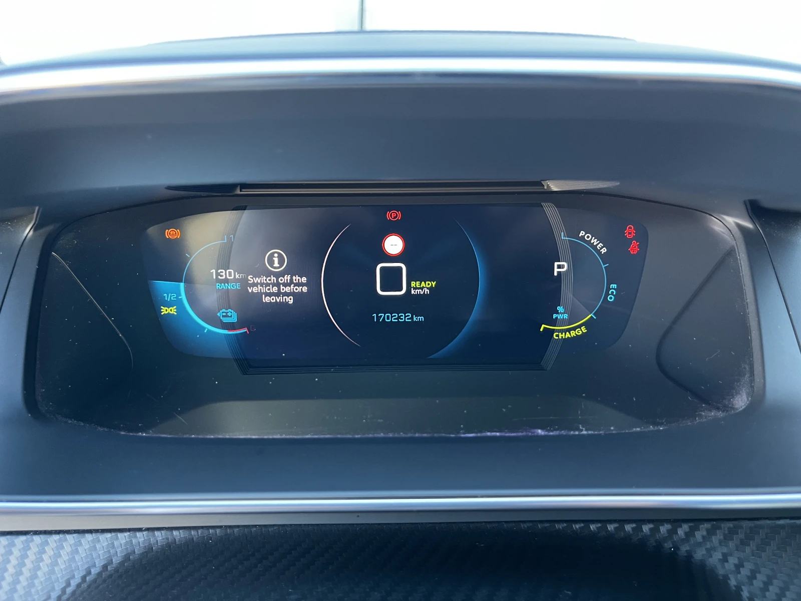 Peugeot 2008 Electric GT-PACK 50KW 90% SOH, снимка 11 - Автомобили и джипове - 55722180