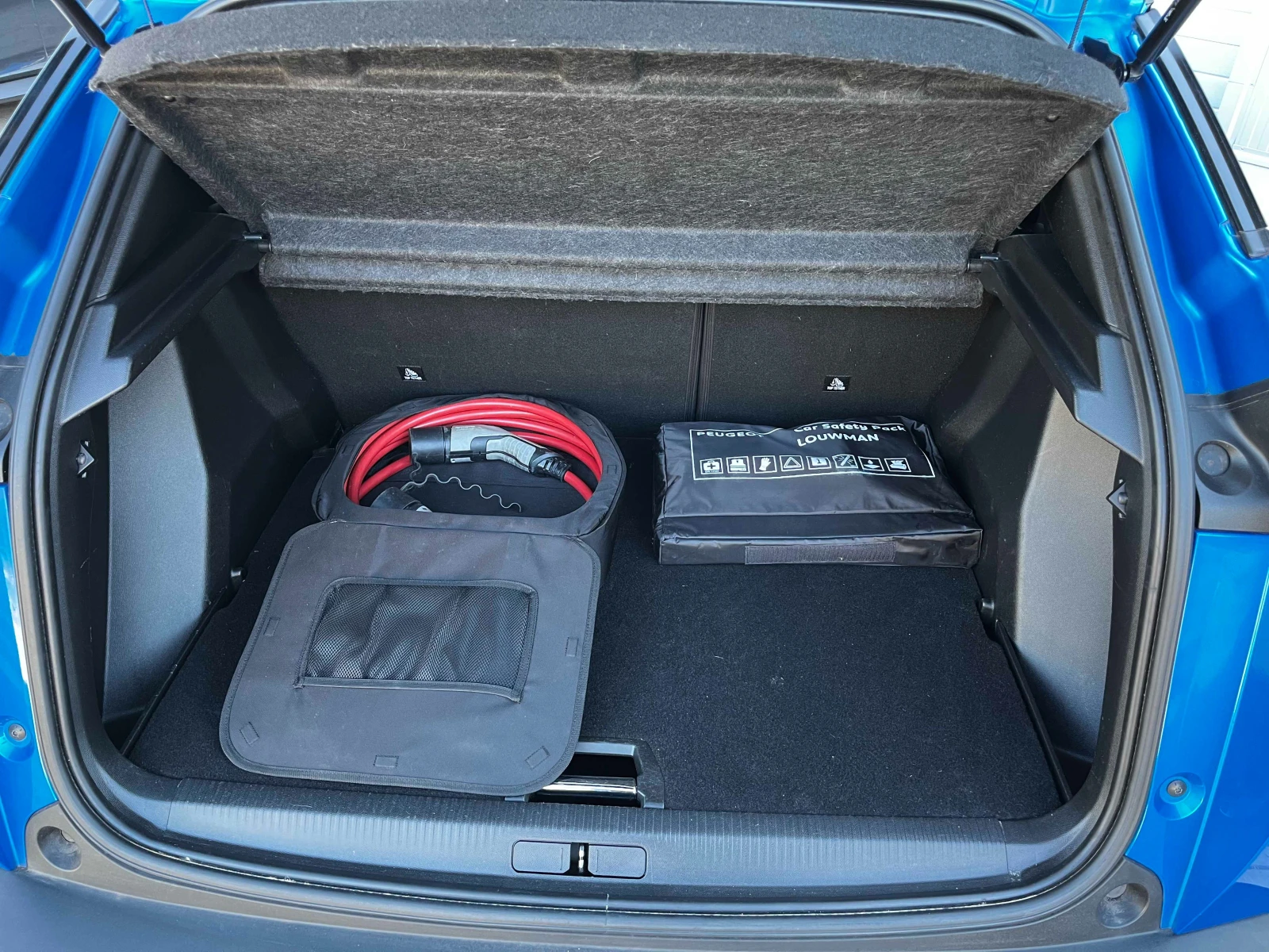 Peugeot 2008 Electric GT-PACK 50KW 90% SOH, снимка 14 - Автомобили и джипове - 55722180