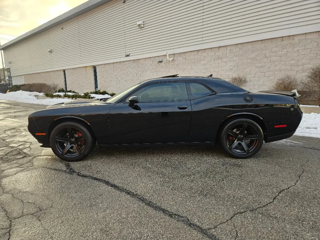 Dodge Challenger SXT PLUS| NAVI| ШИБИДАХ| КОЖЕН САЛОН, снимка 2 - Автомобили и джипове - 54594417