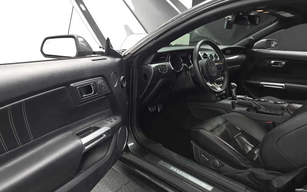Ford Mustang 2.3L V6, снимка 11 - Автомобили и джипове - 54624067