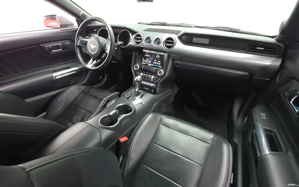 Ford Mustang 2.3L V6, снимка 7 - Автомобили и джипове - 54624067