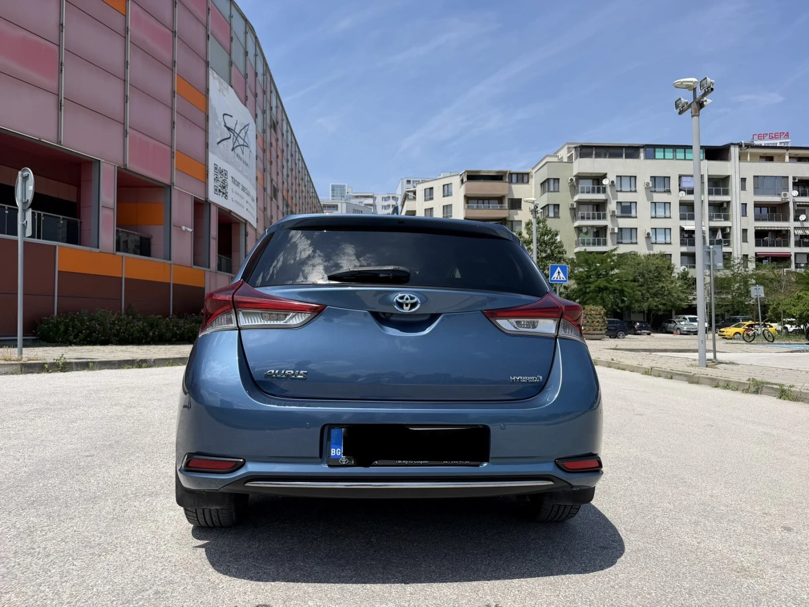 Toyota Auris 1.8 hybrid, снимка 6 - Автомобили и джипове - 54774924