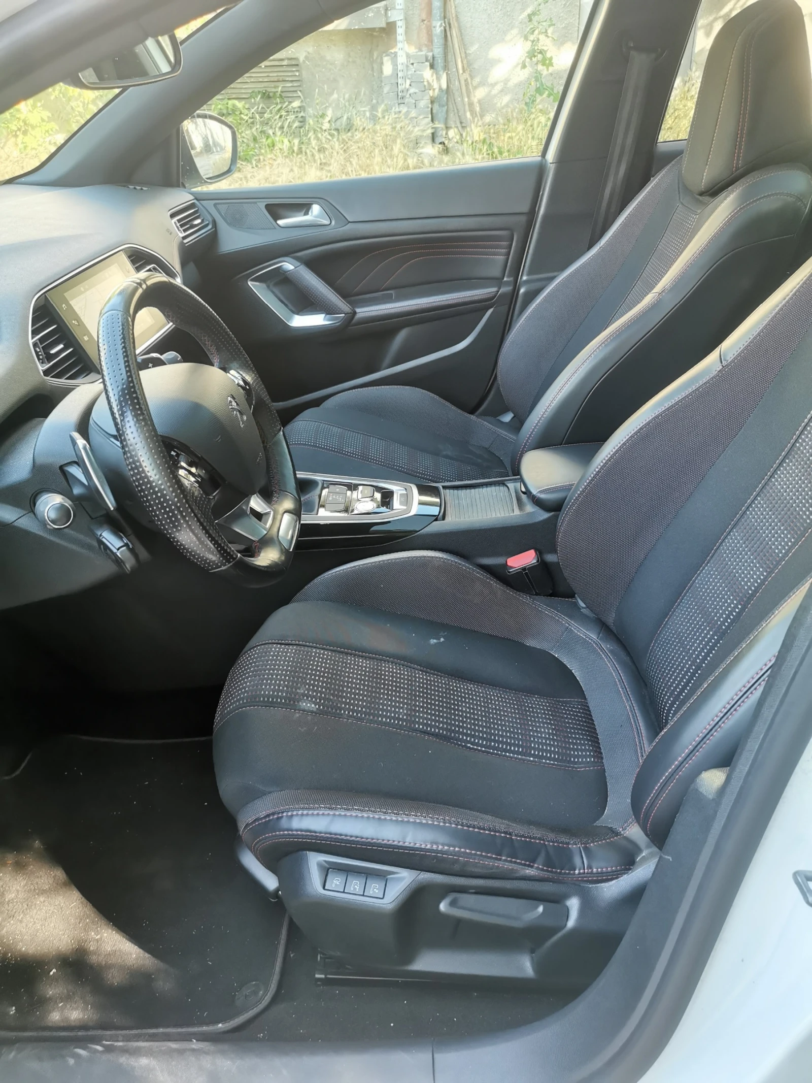 Peugeot 308 SW, GT-line, 2018г., снимка 15 - Автомобили и джипове - 55117392