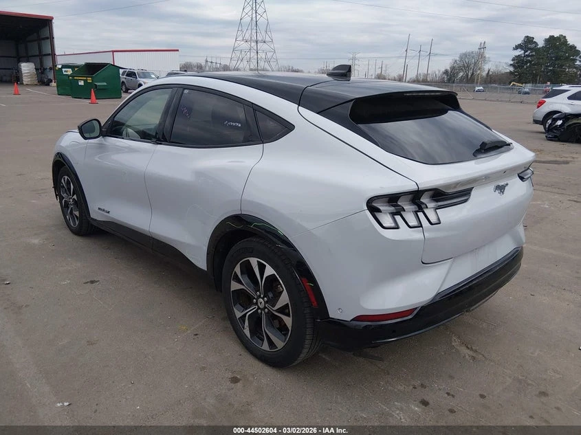 Ford Mustang Mach-E Premium, снимка 3 - Автомобили и джипове - 55127037