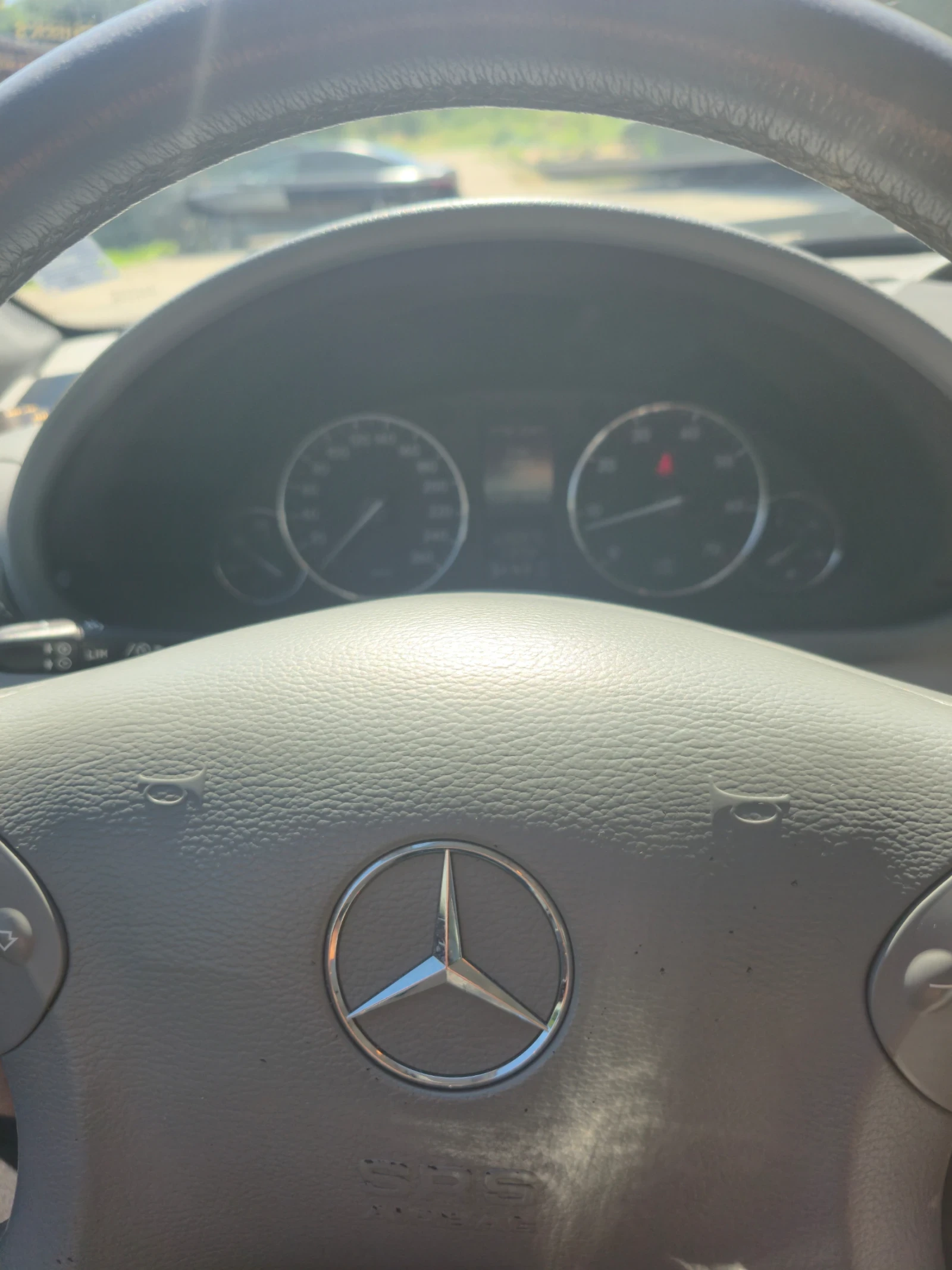 Mercedes-Benz C 180, снимка 9 - Автомобили и джипове - 55204734