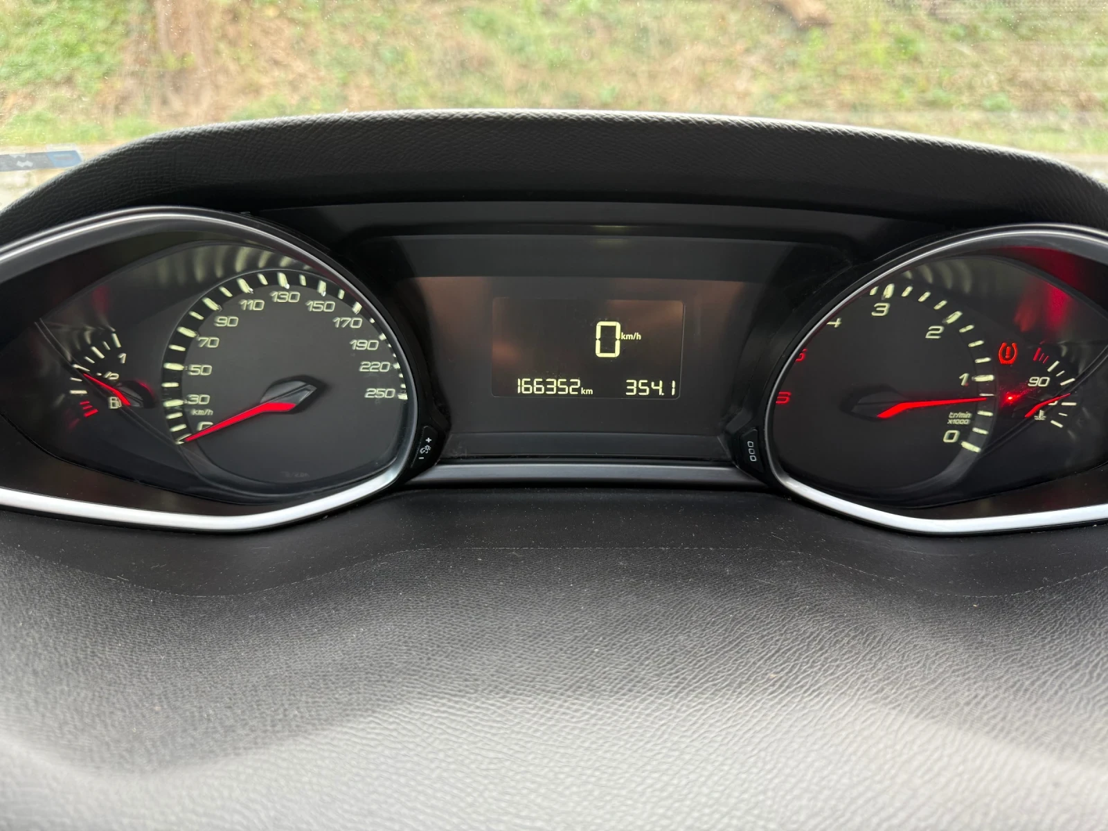 Peugeot 308 1.6 BlueHDi, снимка 11 - Автомобили и джипове - 55422721