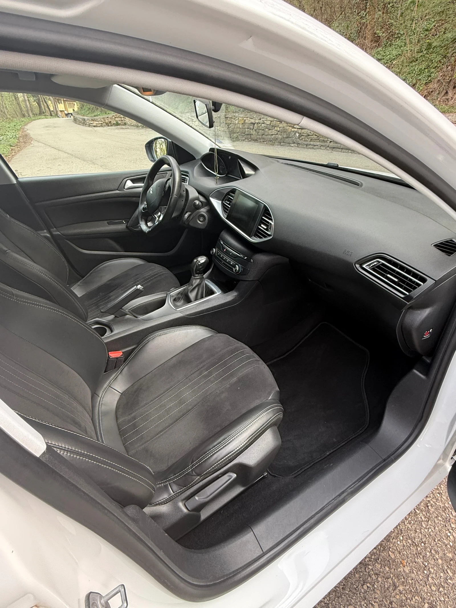 Peugeot 308 1.6 BlueHDi, снимка 6 - Автомобили и джипове - 55422721