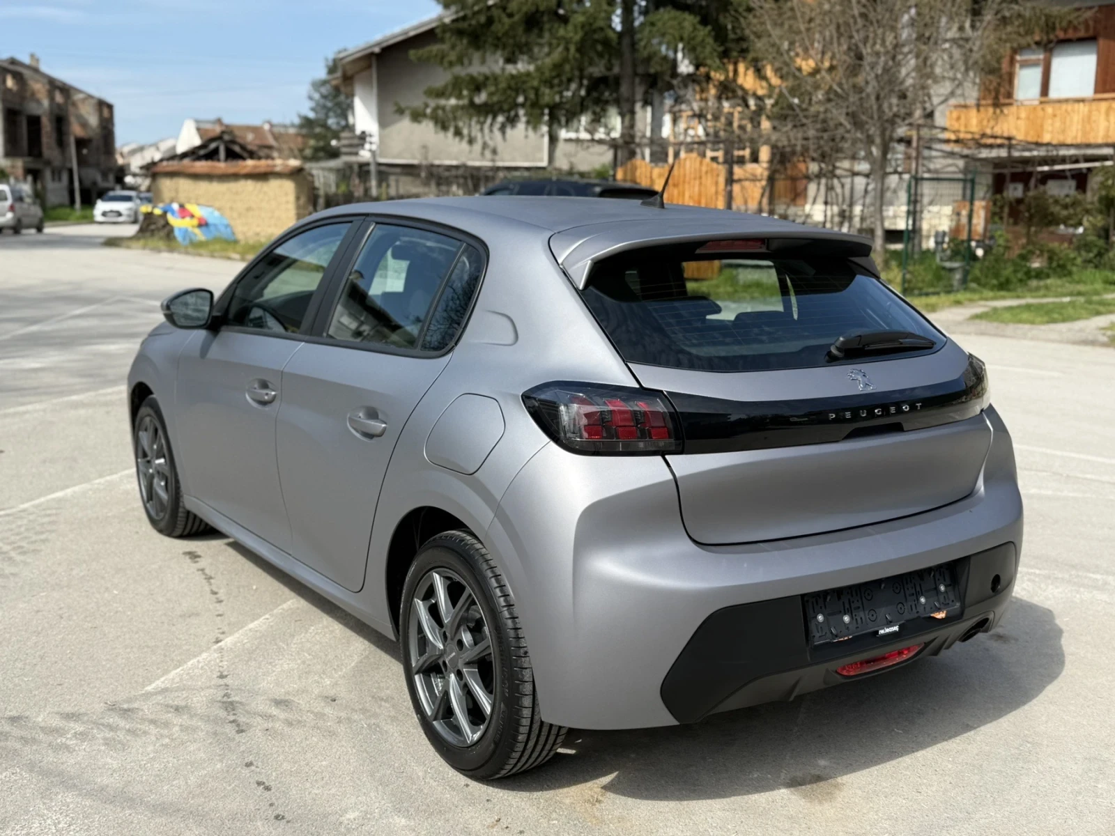 Peugeot 208 1.2 PureTech, снимка 5 - Автомобили и джипове - 55657382