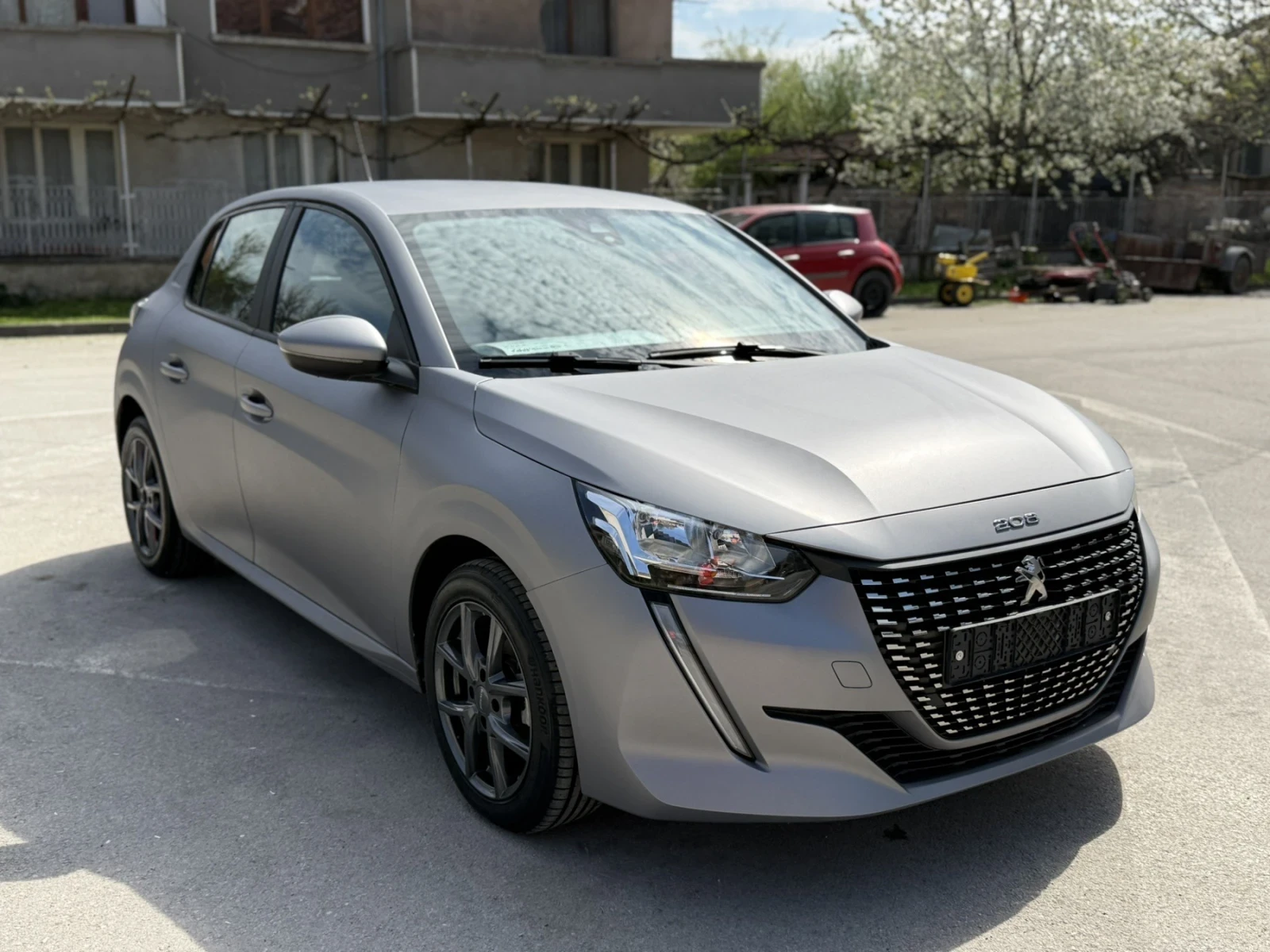 Peugeot 208 1.2 PureTech, снимка 3 - Автомобили и джипове - 55657382