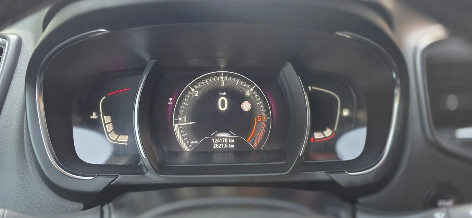 Renault Grand scenic 1.6dci, снимка 11 - Автомобили и джипове - 55695033