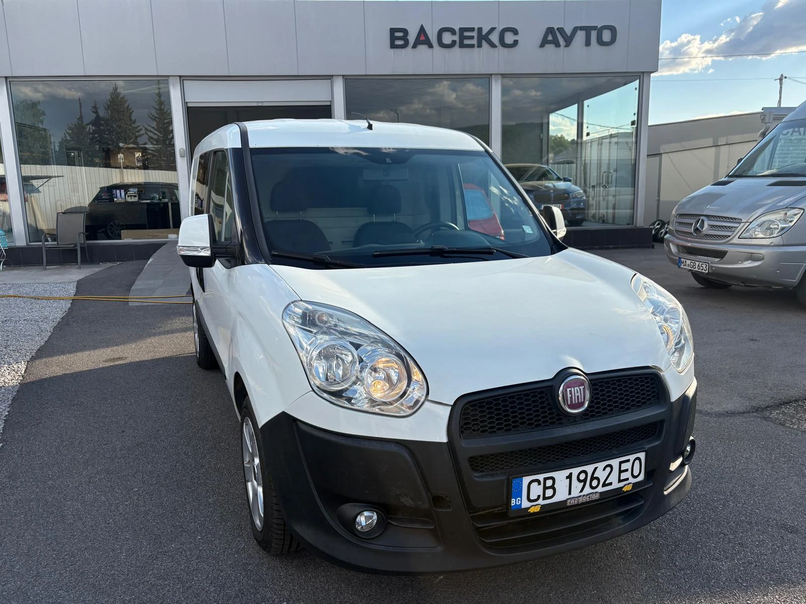Fiat Doblo 1.3 Multijet 90 Жираф, снимка 2 - Автомобили и джипове - 55943499