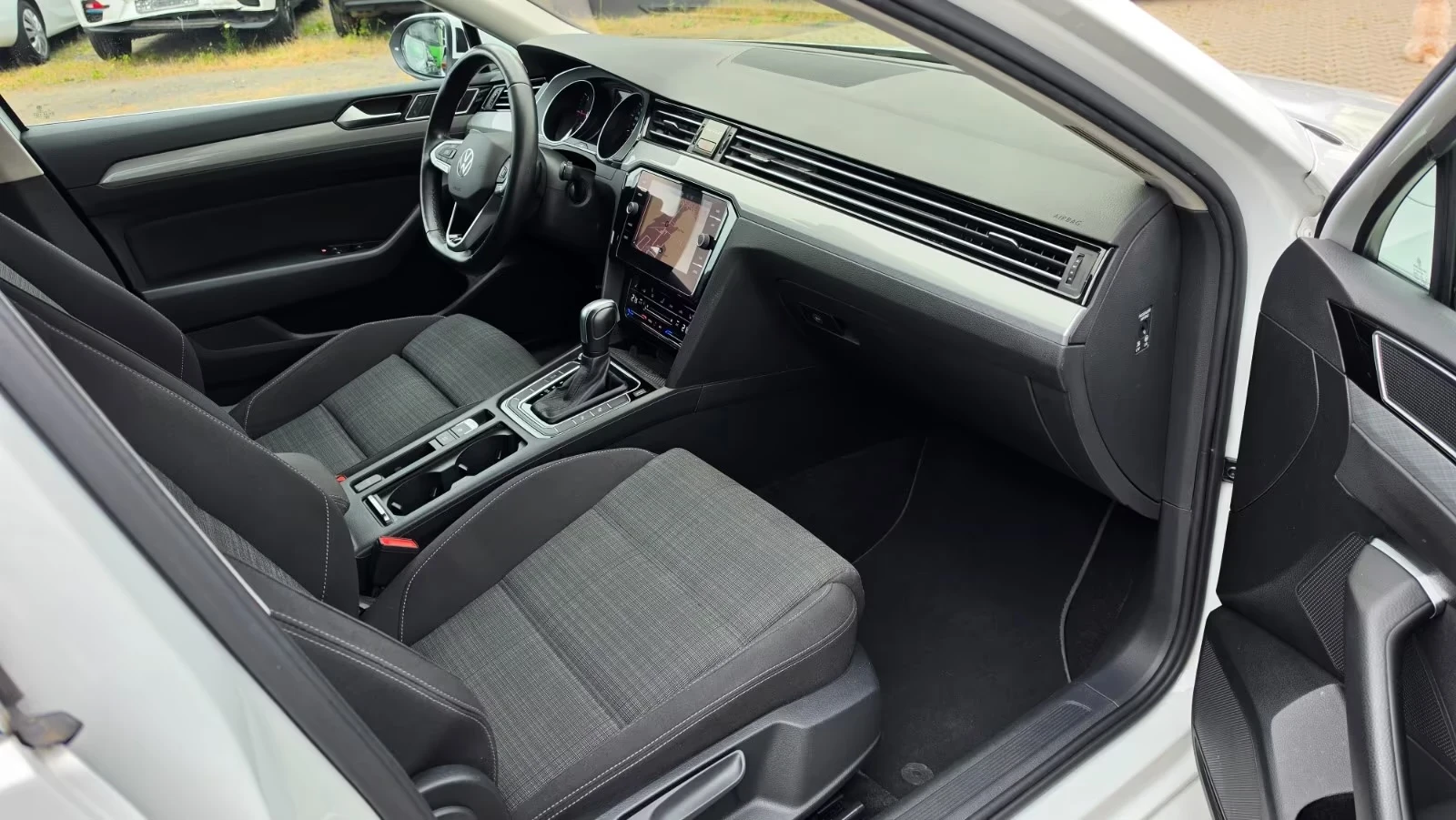 VW Passat 2.0TDI BUSINESS, снимка 11 - Автомобили и джипове - 55971675