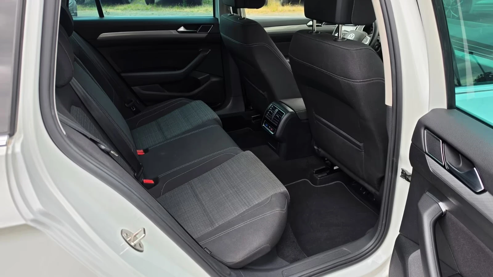 VW Passat 2.0TDI BUSINESS, снимка 13 - Автомобили и джипове - 55971675