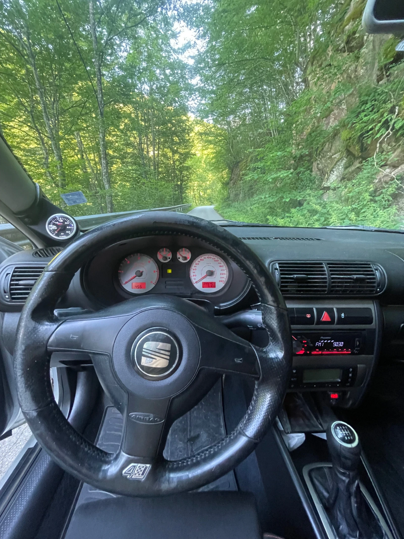 Seat Leon, снимка 4 - Автомобили и джипове - 56082300