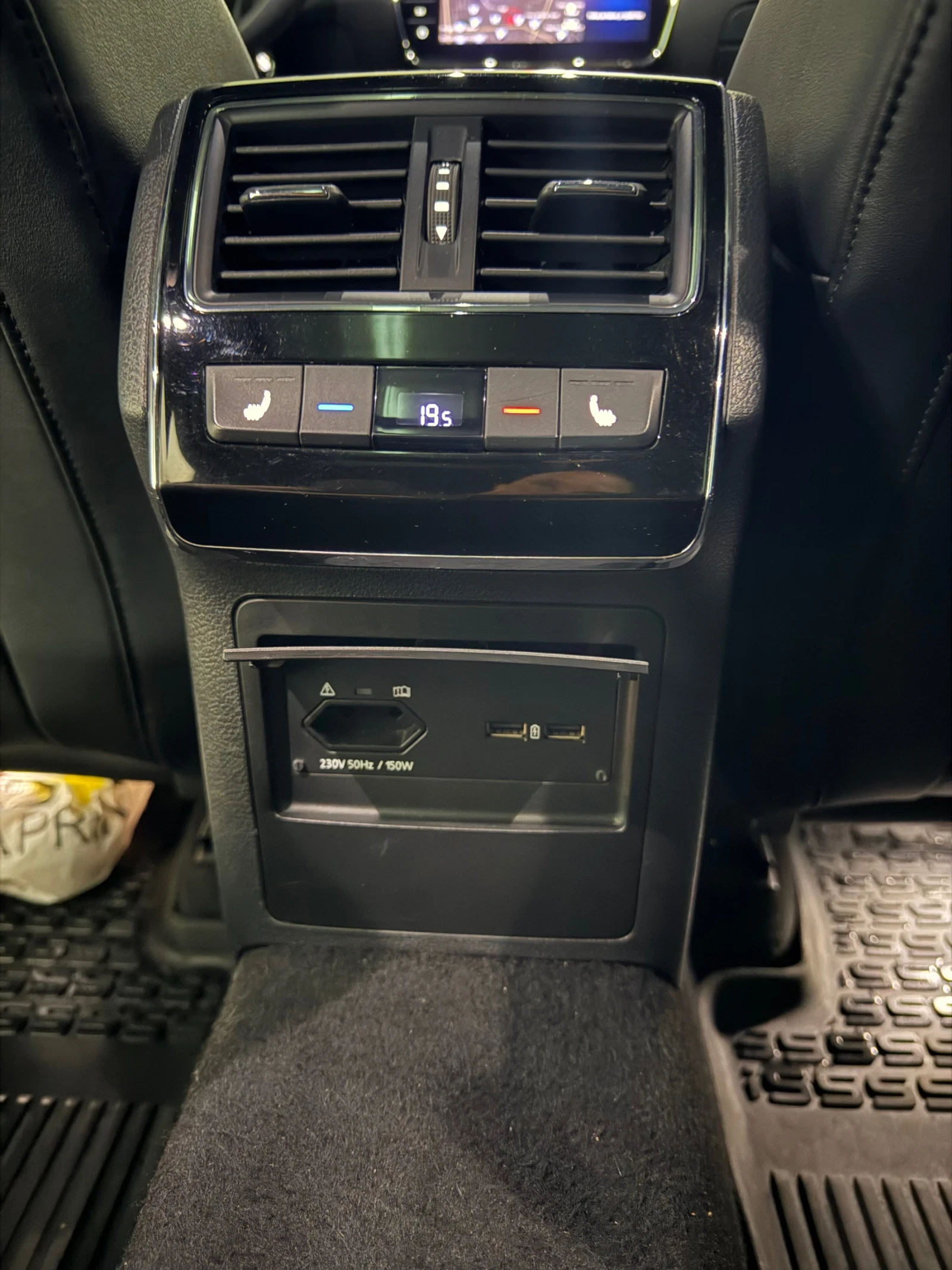 Skoda Superb 2.0 TDI L/K 4x4 Без аналог УНИКАТ, снимка 13 - Автомобили и джипове - 56215305