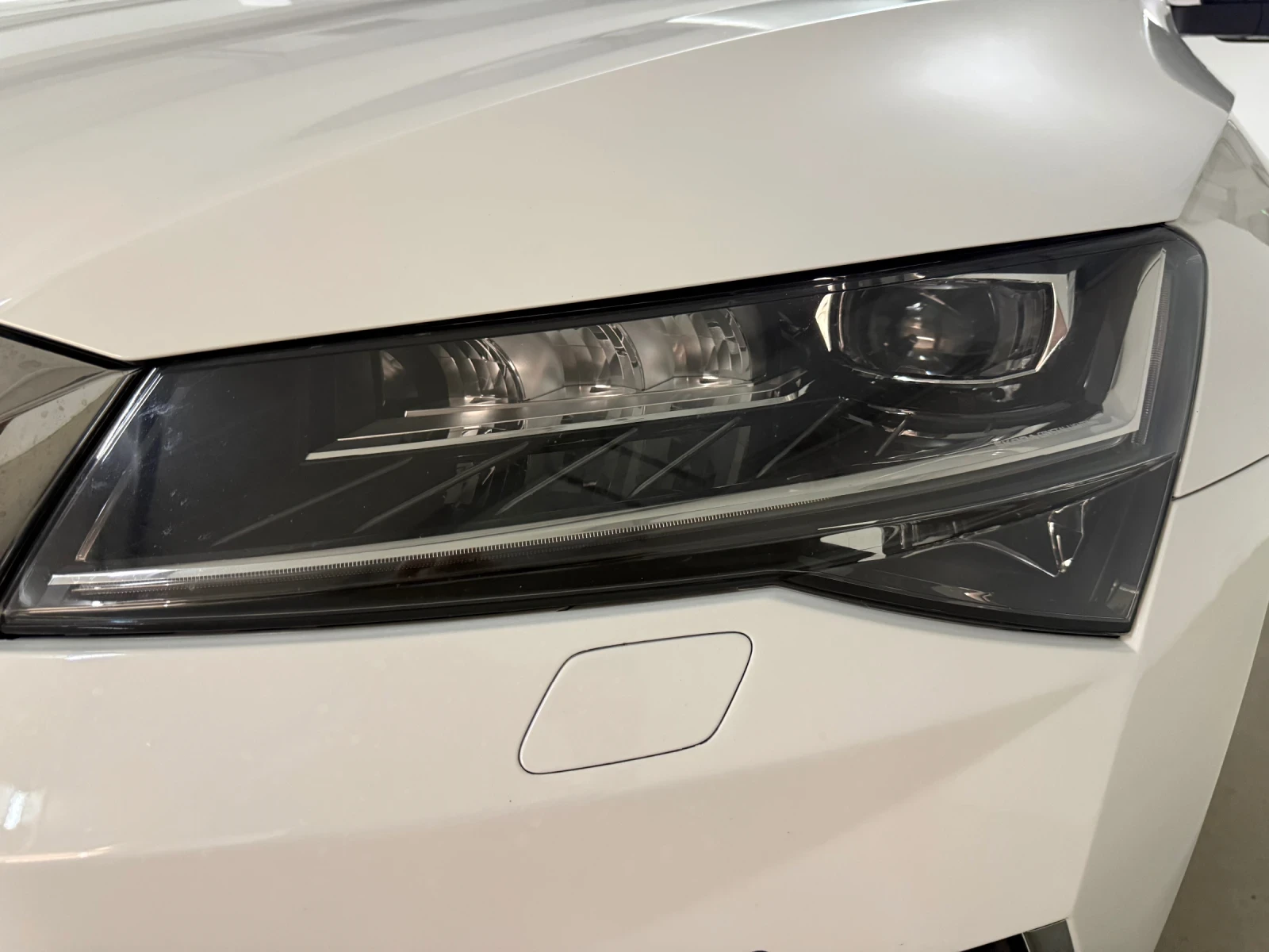 Skoda Superb 2.0 TDI L/K 4x4 Без аналог УНИКАТ, снимка 9 - Автомобили и джипове - 56215305