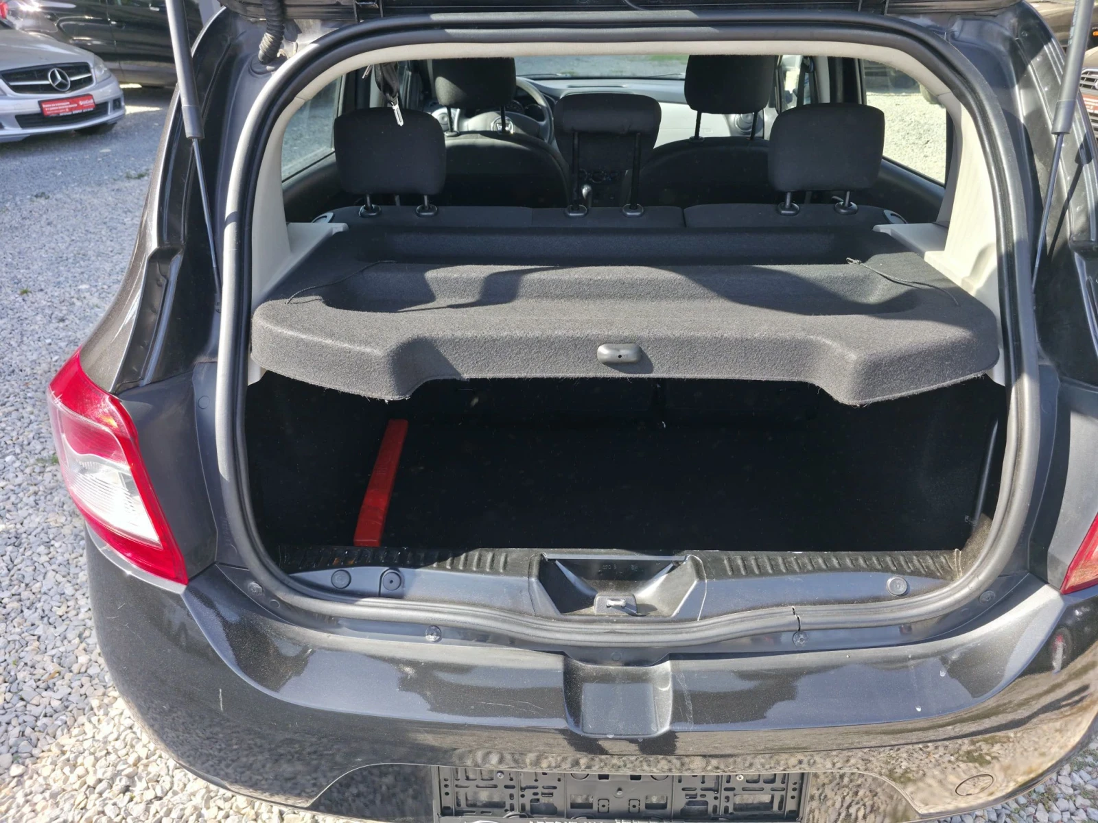 Dacia Sandero, снимка 15 - Автомобили и джипове - 56465092