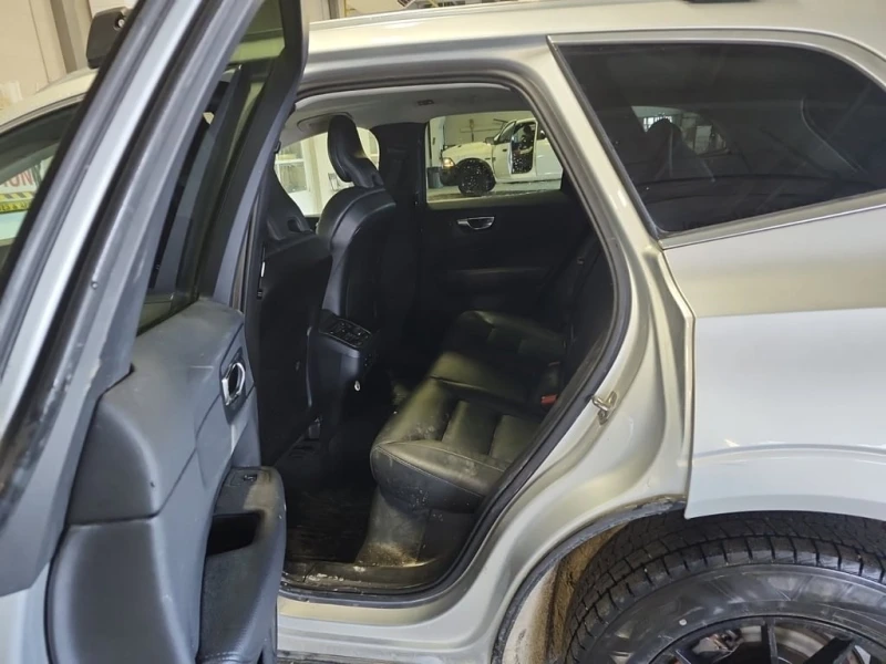 Volvo XC60 MOMENTUM * CARFAX * ОПЦИЯ ЗА ФИНАНСИРАНЕ * , снимка 9 - Автомобили и джипове - 53183070