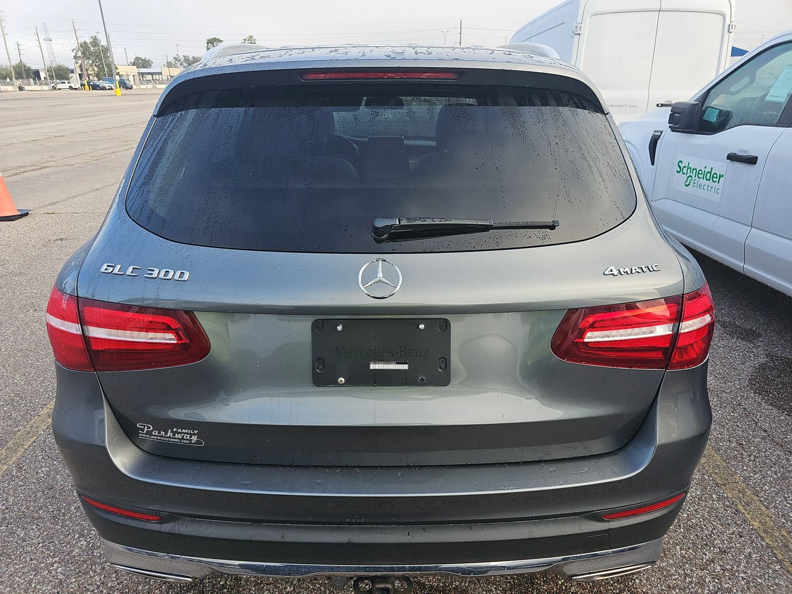 Mercedes-Benz GLC 300 AMG* 4MATIC* BURMESTER* PANO* KEYGO - изображение 5