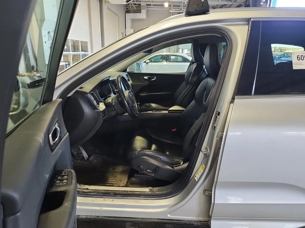 Volvo XC60 MOMENTUM * CARFAX * ОПЦИЯ ЗА ФИНАНСИРАНЕ *  - изображение 8