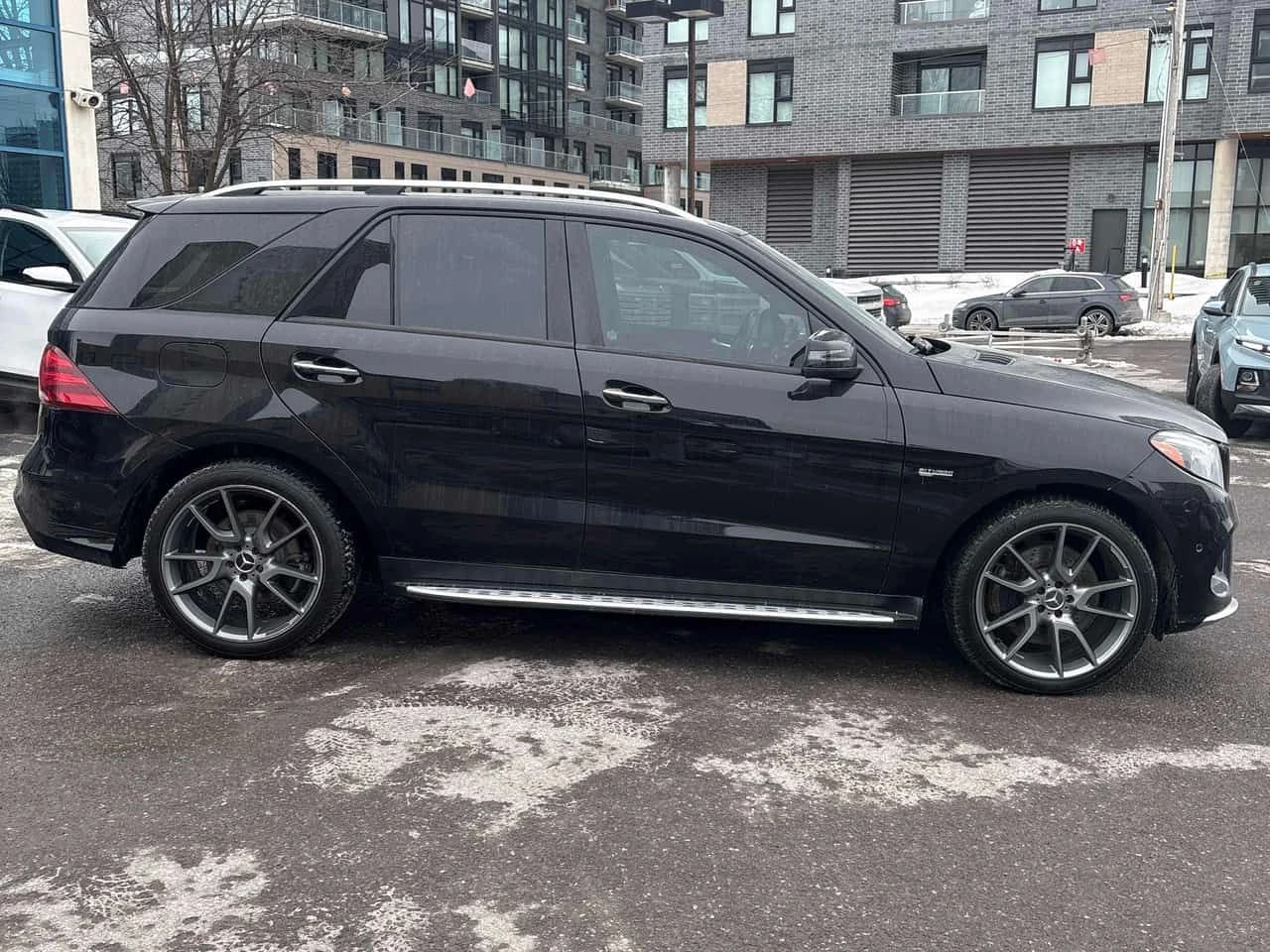 Mercedes-Benz GLE 43 AMG AMG/CARFAX/Пано/Подгрев/Памет/360 КАМ/Дистроник - изображение 4