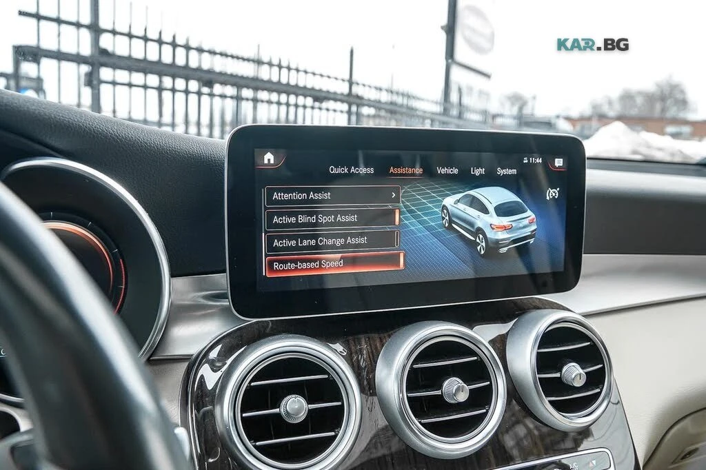 Mercedes-Benz GLC DIGITAL* ПАМЕТ* ПАНО* 360 КАМЕРА* СЛЕД НА ЛЕНТИ* , снимка 17 - Автомобили и джипове - 54949786