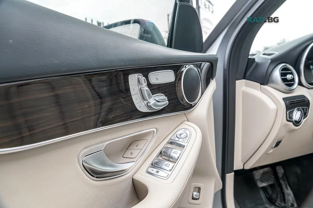 Mercedes-Benz GLC DIGITAL* ПАМЕТ* ПАНО* 360 КАМЕРА* СЛЕД НА ЛЕНТИ* , снимка 8 - Автомобили и джипове - 54949786