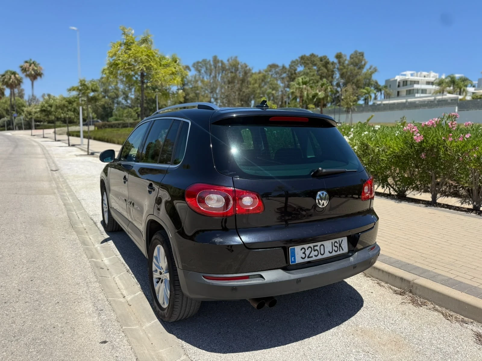 VW Tiguan, снимка 6 - Автомобили и джипове - 55091799