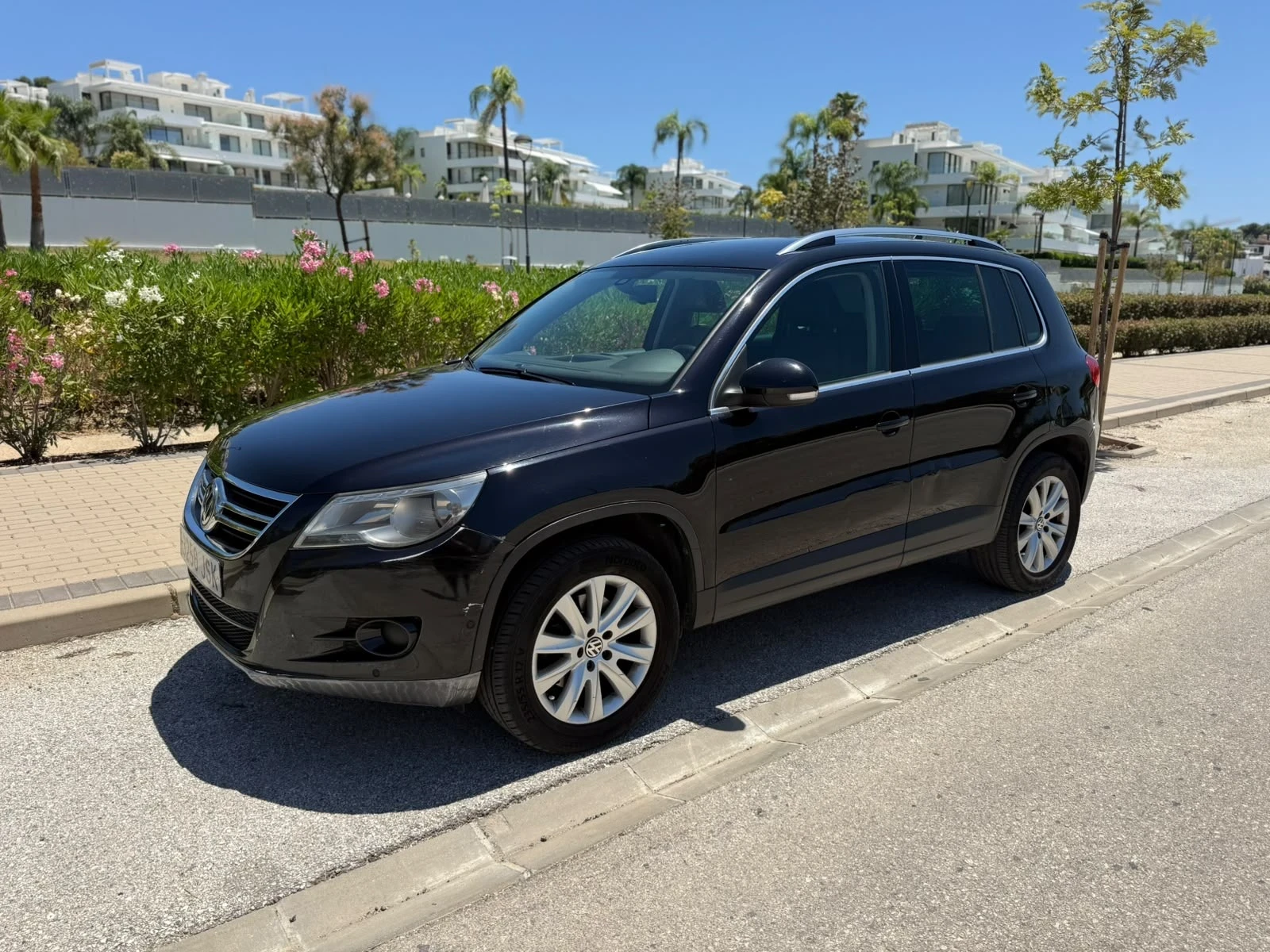 VW Tiguan, снимка 5 - Автомобили и джипове - 55091799