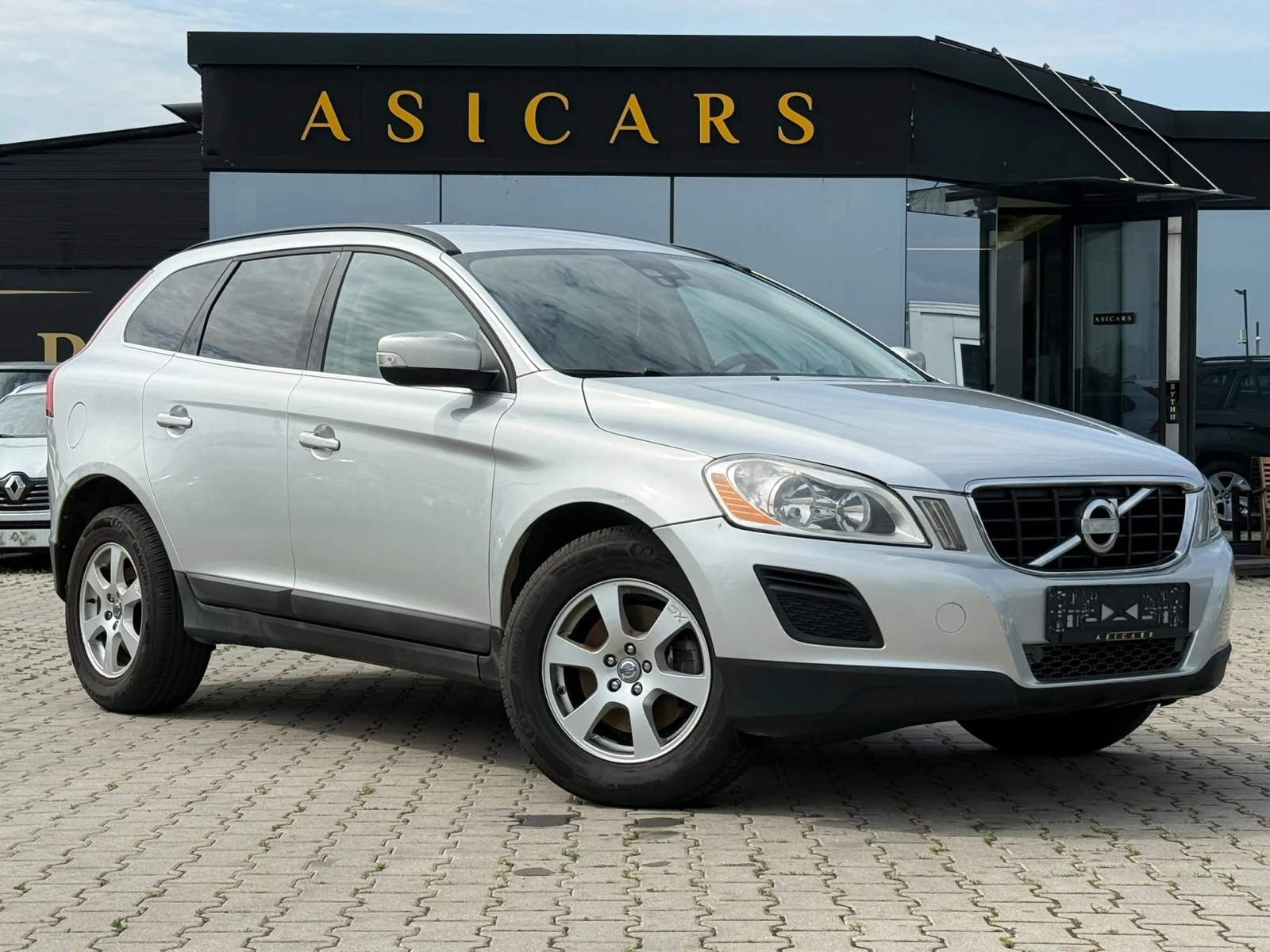 Volvo XC60 / 2.0D / 163HP / DRIVe SUMMUM /, снимка 7 - Автомобили и джипове - 55129965