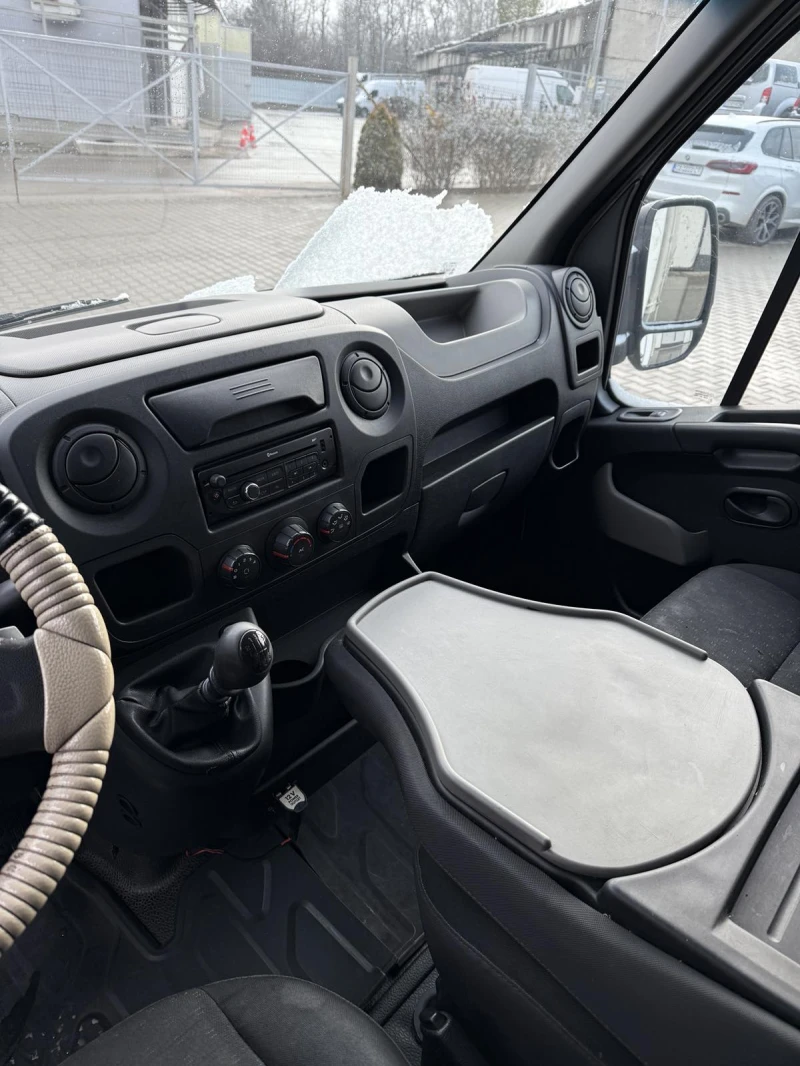 Renault Master, снимка 11 - Бусове и автобуси - 48699358